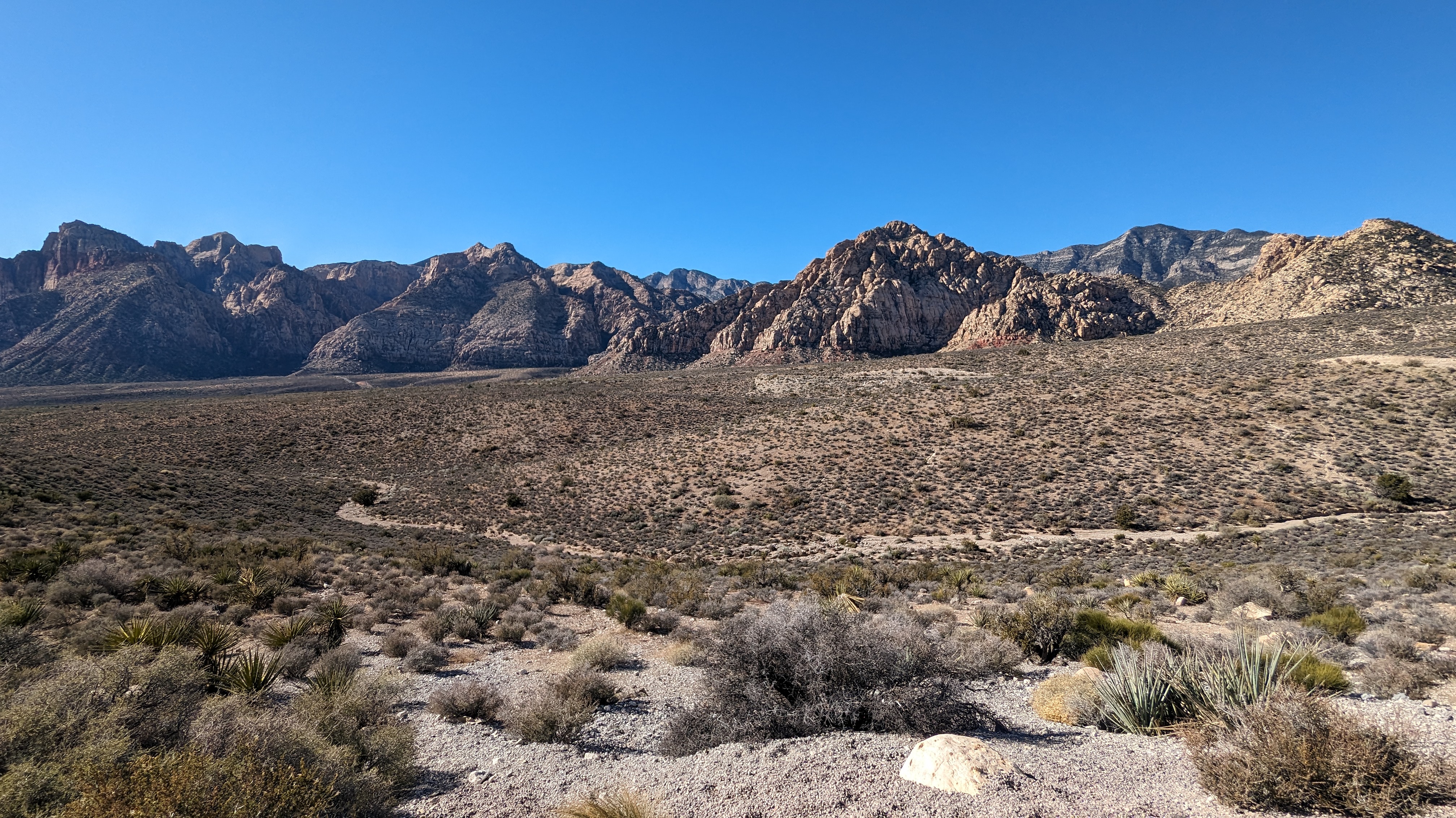 unidentified mountains in Red Rock Canyon