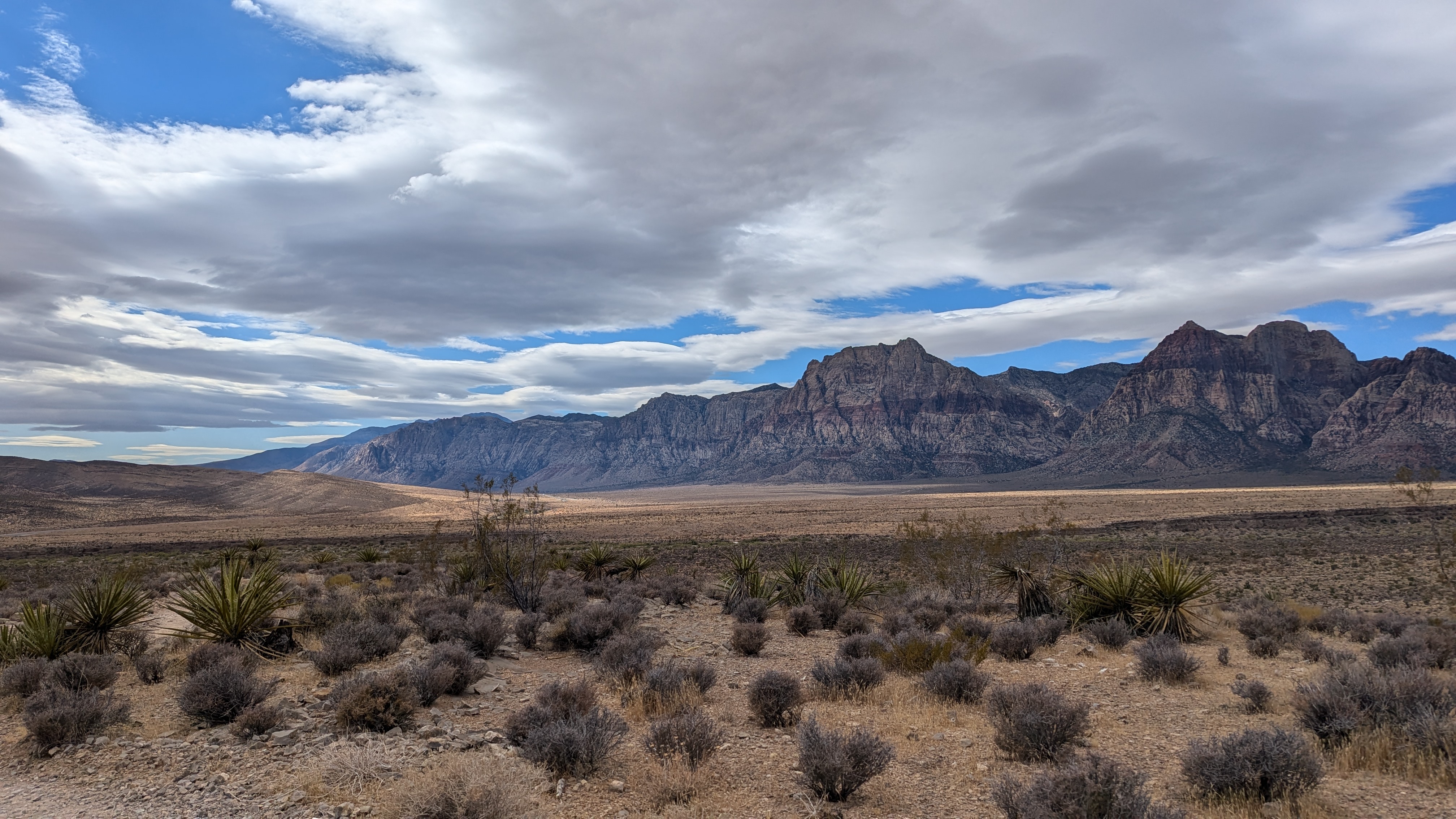 unidentified mountains in Red Rock Canyon